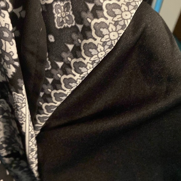 Charlotte Russe Long sleeve Romper. Size small - Picture 5 of 7